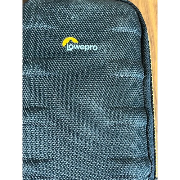 Lowepro Formshell Protection Cushioned Foam Camera Black Full Zip Shoulder Strap - Picture 8 of 10